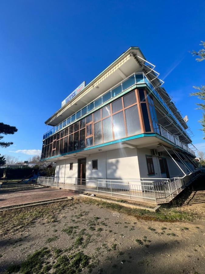 Kamberi & 2 Apartament Velipojë
