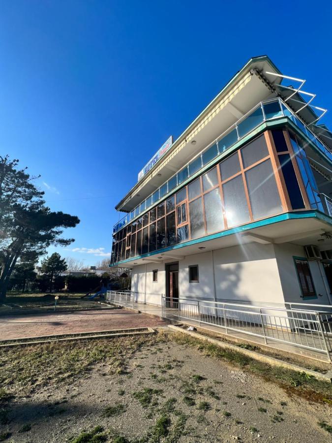 Apartament Kamberi & 2 Velipojë